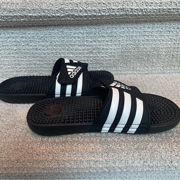 Adidas Adissage Women’s Black White Slides Massage Post Workout Sandals Athletic - Picture 3 of 7